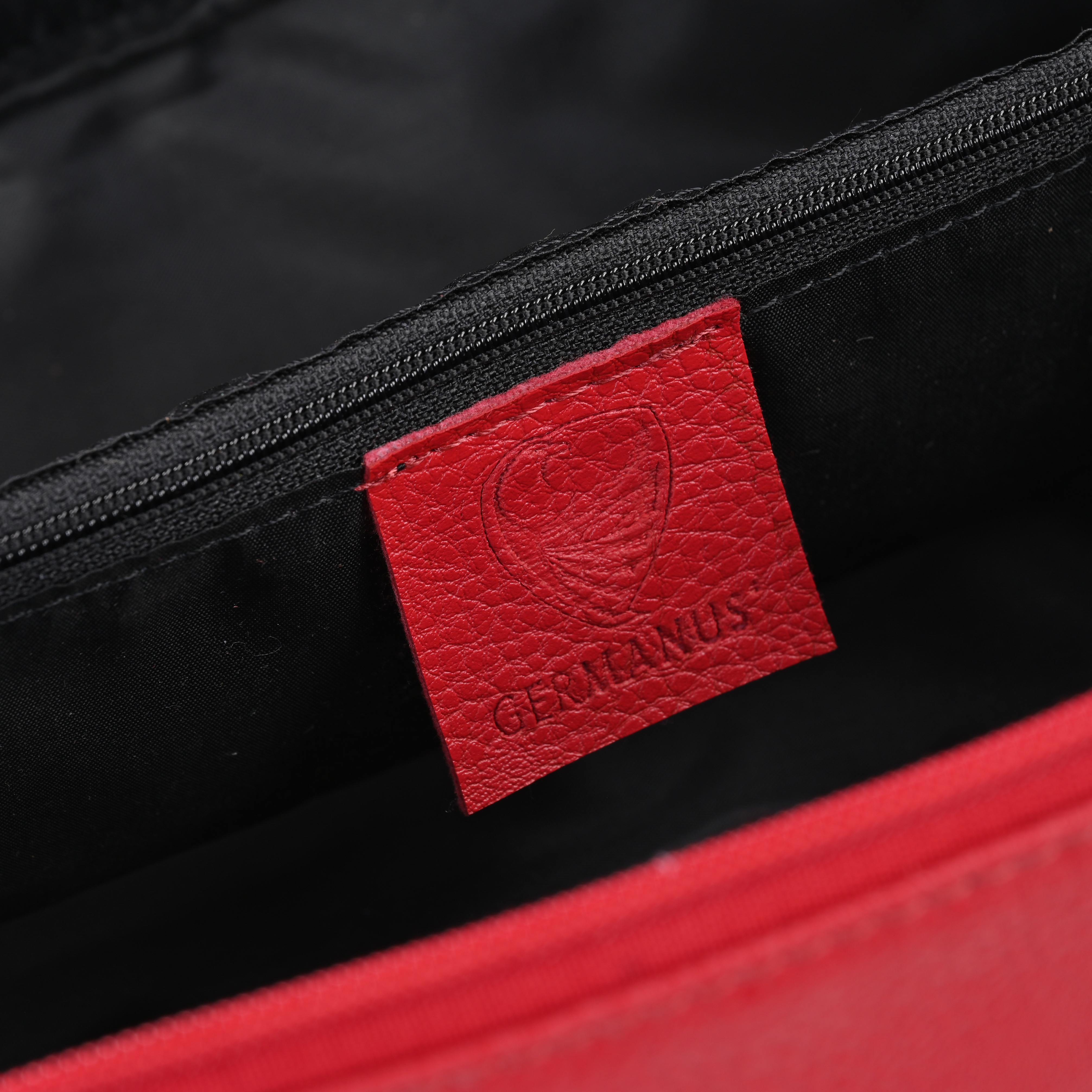 GERMANUS Toiletry Bag Ulrich in Faux Leather vegan, Red